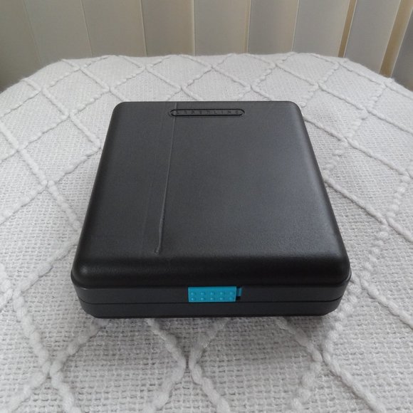 LASERLINE ~ 12 Disc Wallet Organizer ~ Soft-touch, Hard Case ~CD / DVD / Blu Ray - Picture 4 of 5